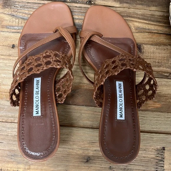 Gorgeous Manolo Blahnik Sandals - Picture 1 of 7